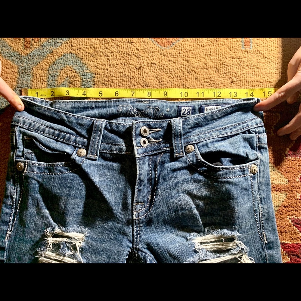 Miss Me distressed jeans. Gently used. Size 28.